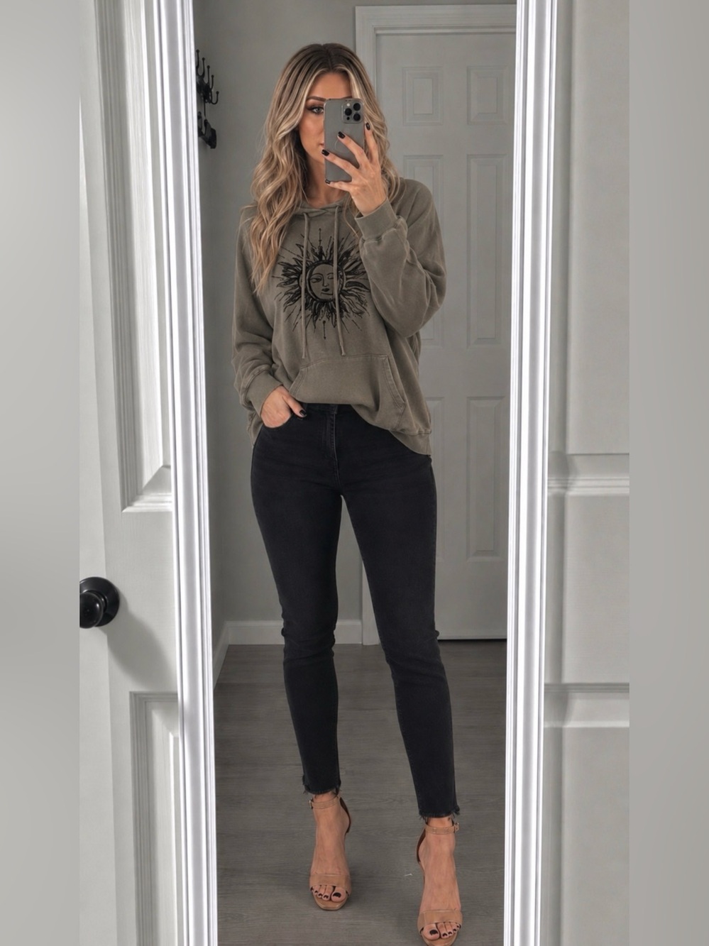 Torrid Sun & Moon Graphic Hoodie Pullover Sweatshirt | Size 1